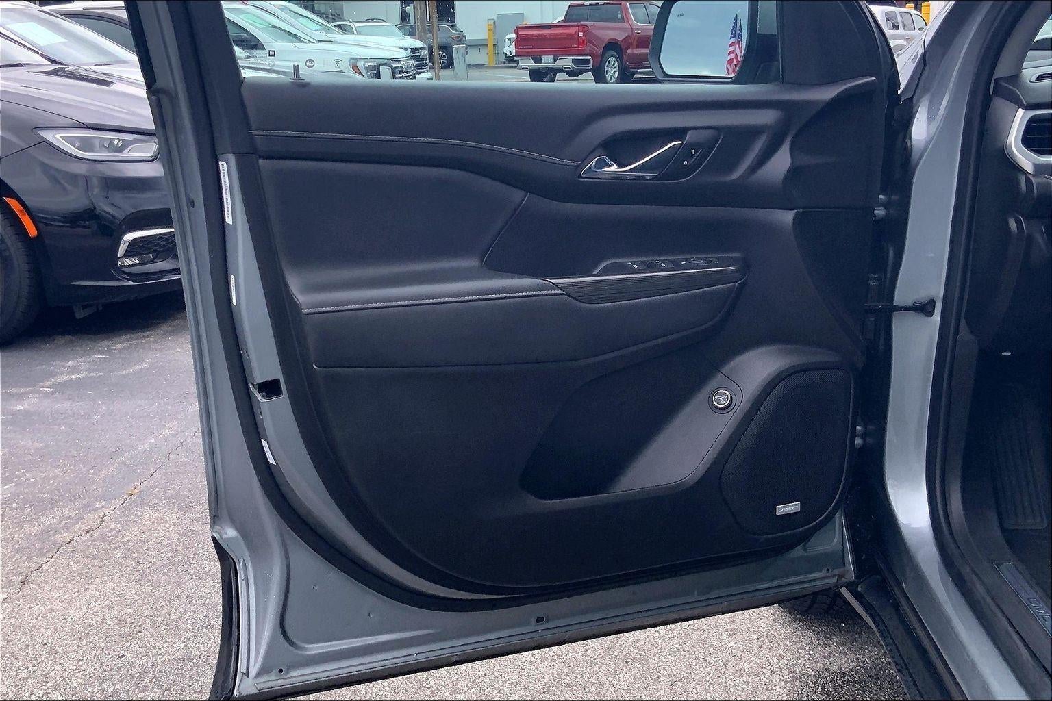 2023 GMC Acadia SLT