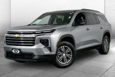2024 Chevrolet Traverse LT