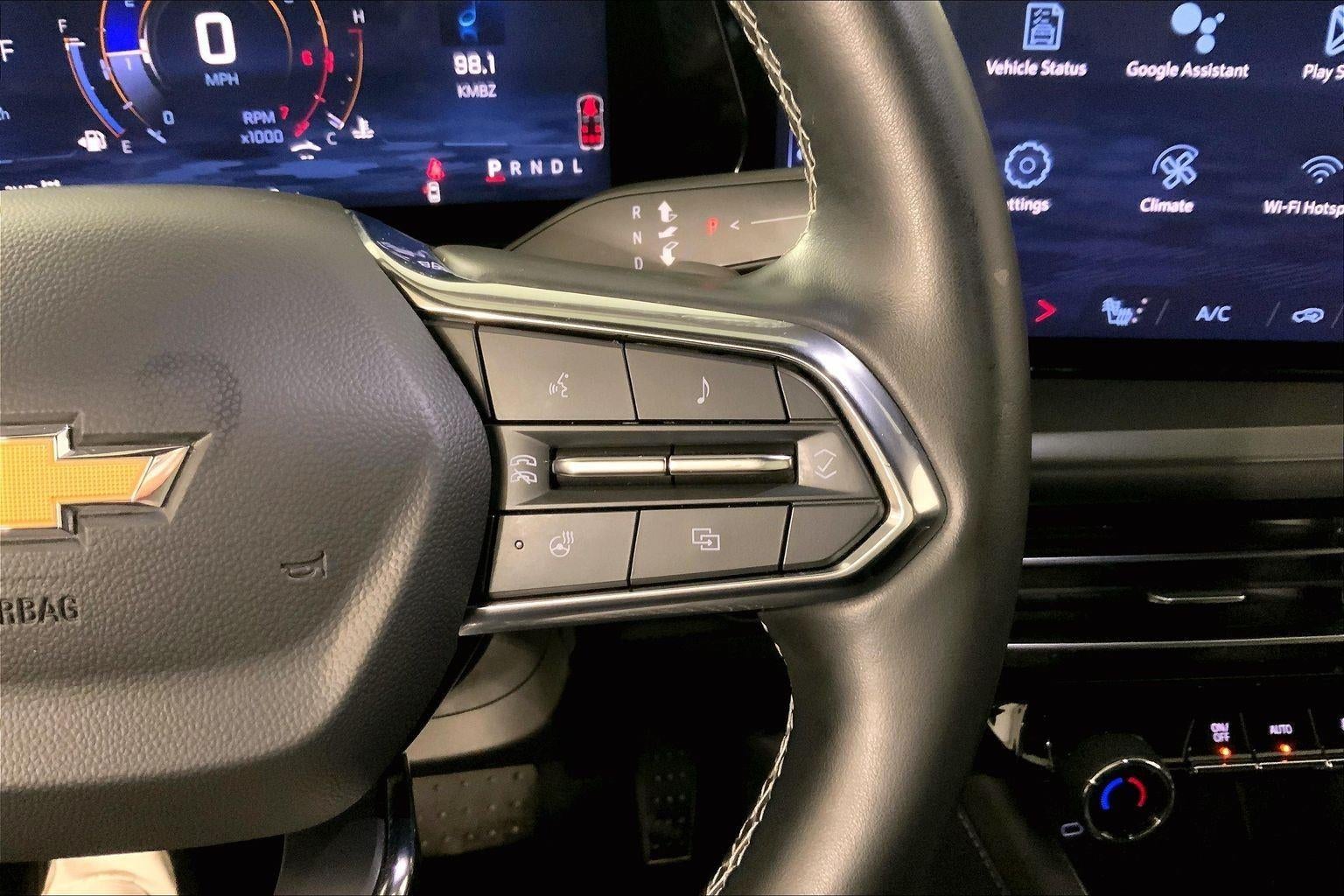 2024 Chevrolet Traverse LT