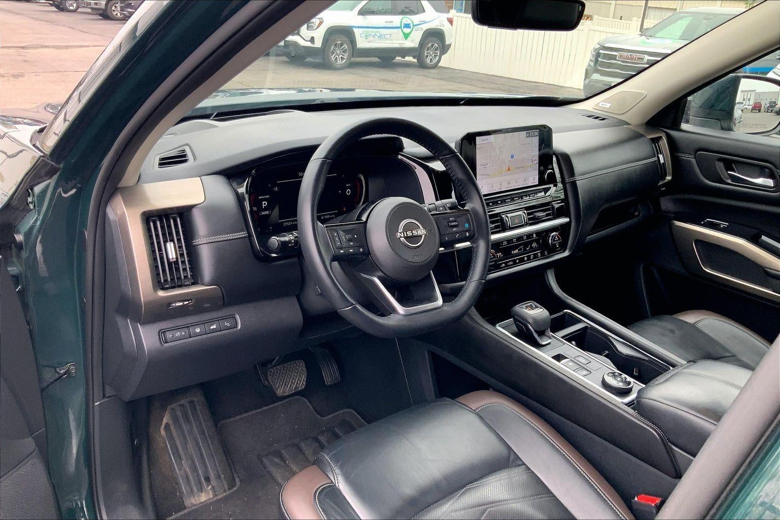 2023 Nissan Pathfinder Platinum