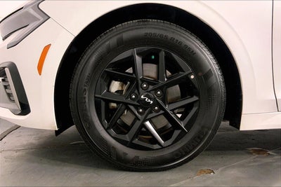 2025 Kia K5 LXS