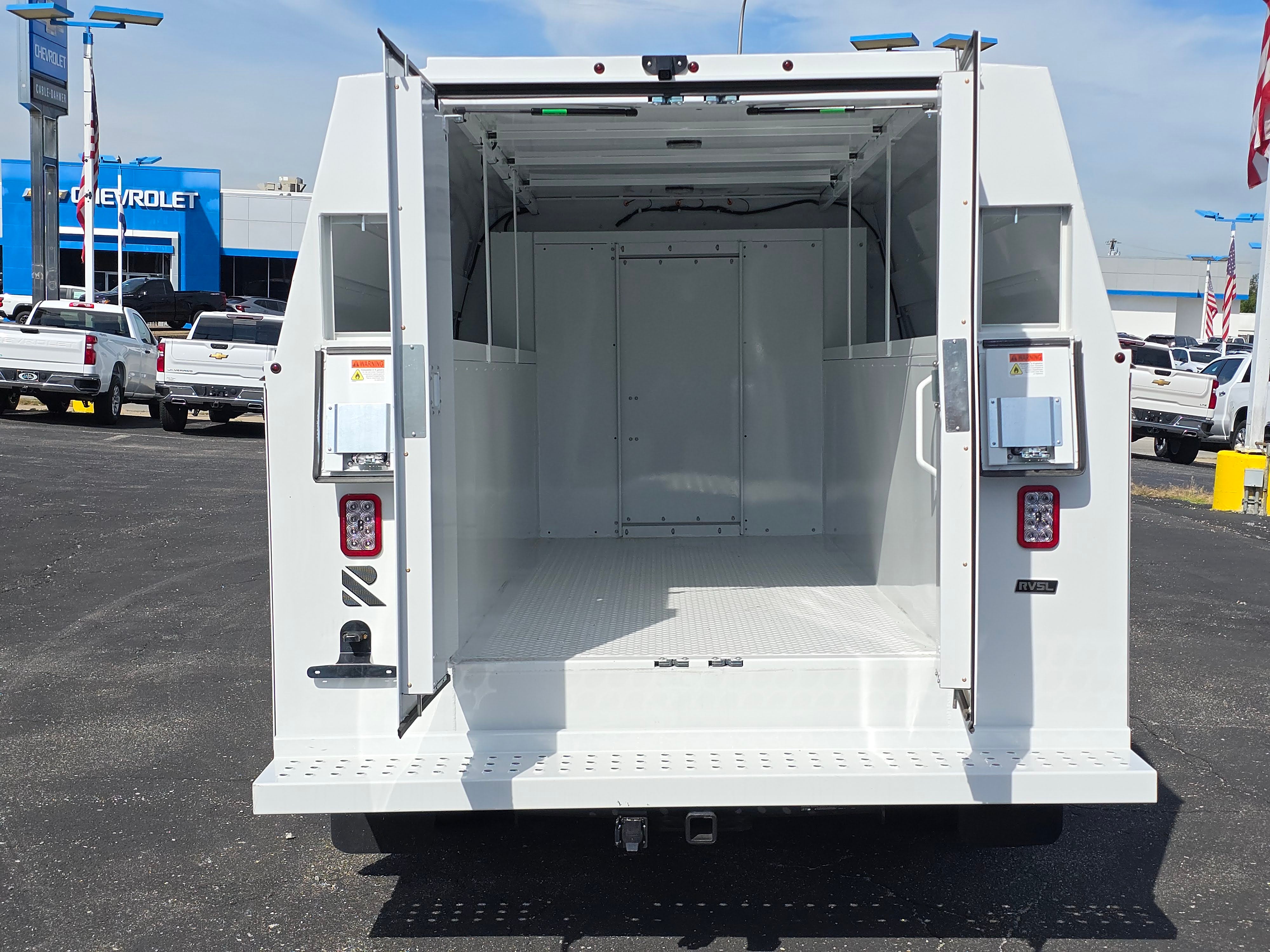 2025 Chevrolet Express Cutaway 3500 1WT