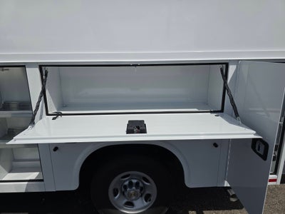 2025 Chevrolet Express Cutaway 3500 1WT