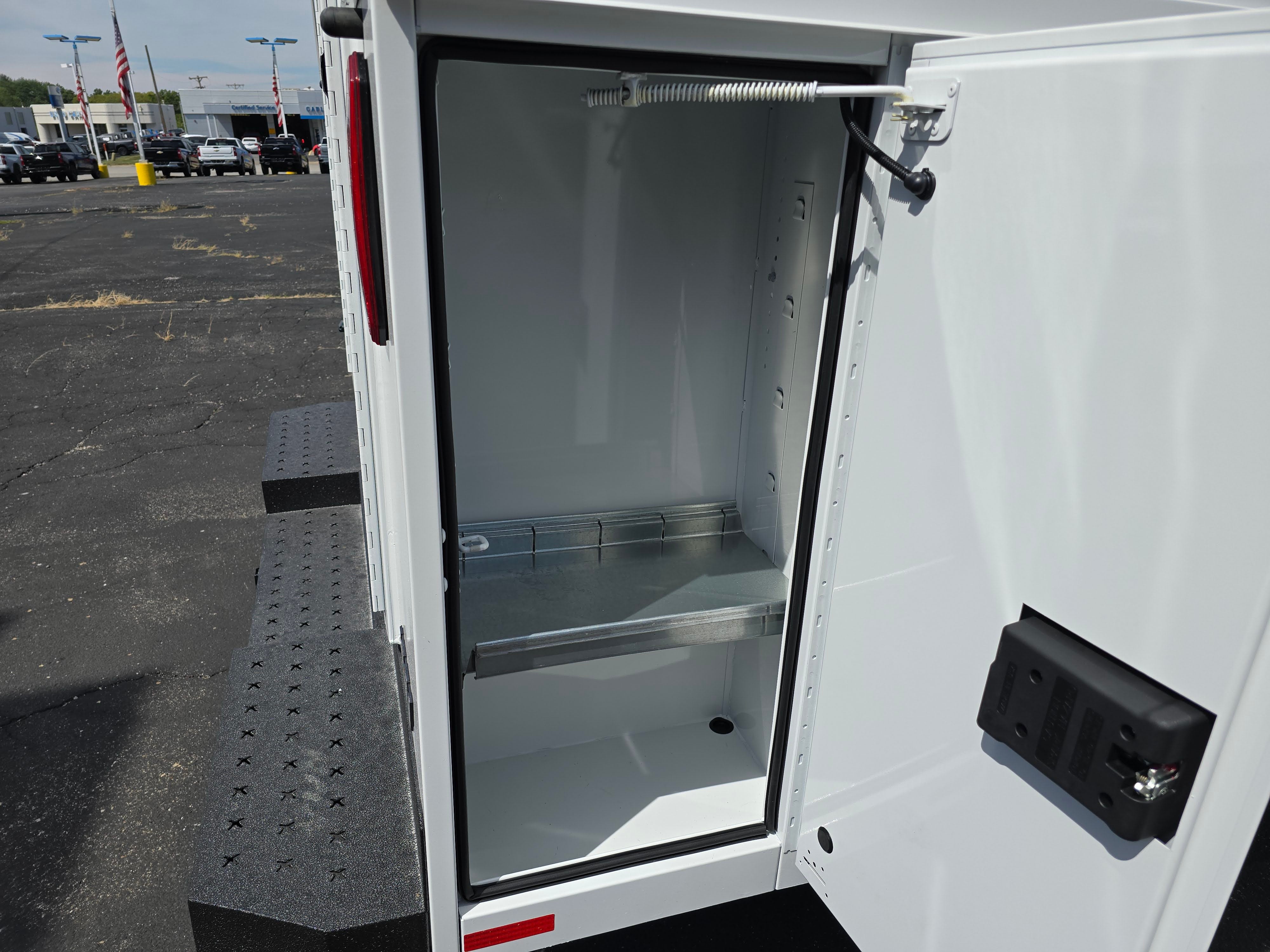 2025 Chevrolet Express Cutaway 3500 1WT