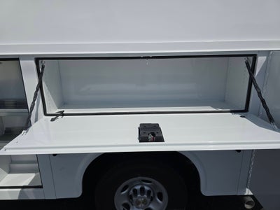 2025 Chevrolet Express Cutaway 3500 1WT