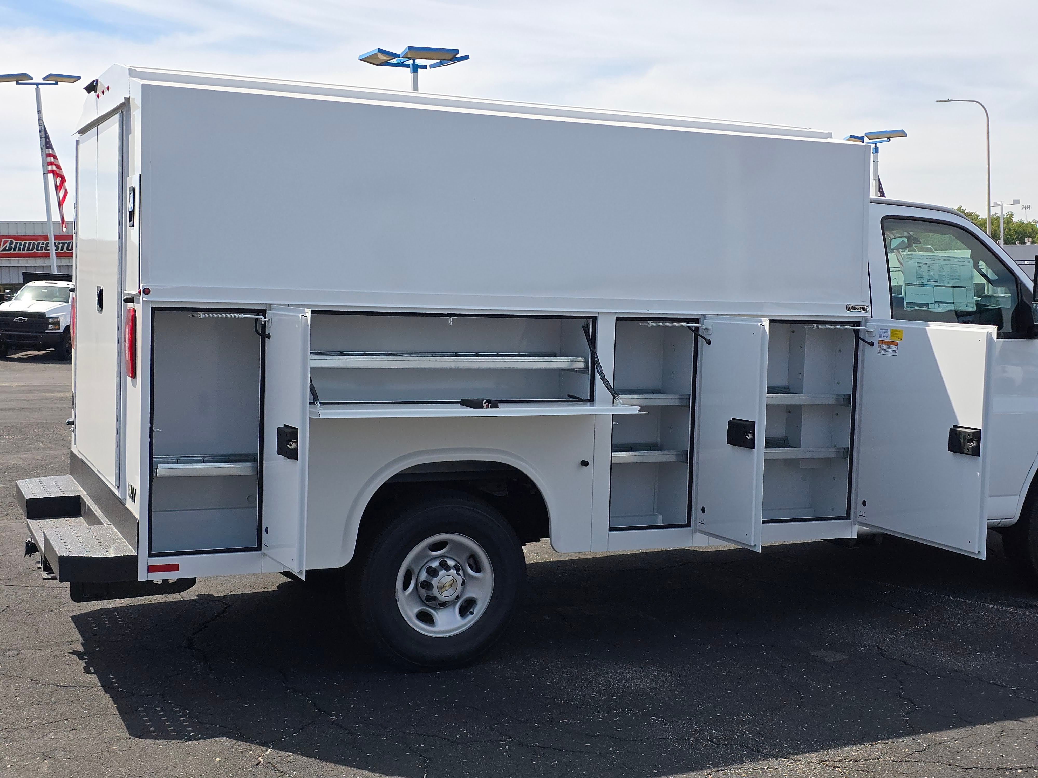2025 Chevrolet Express Cutaway 3500 1WT