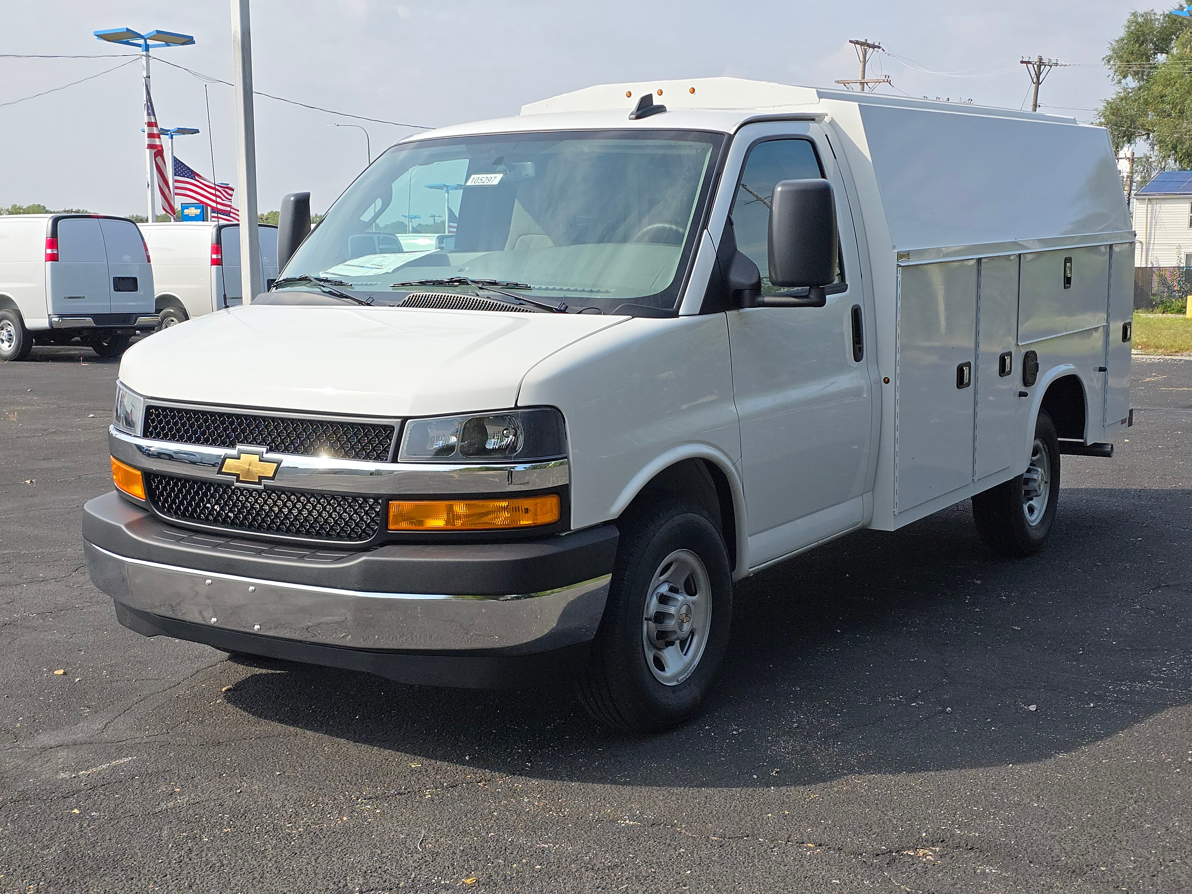 2025 Chevrolet Express Cutaway 3500 1WT