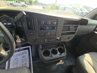2025 Chevrolet Express Cutaway 3500 1WT