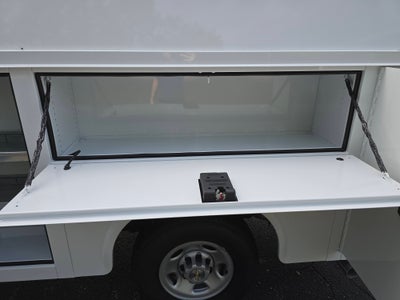 2025 Chevrolet Express Cutaway 3500 1WT