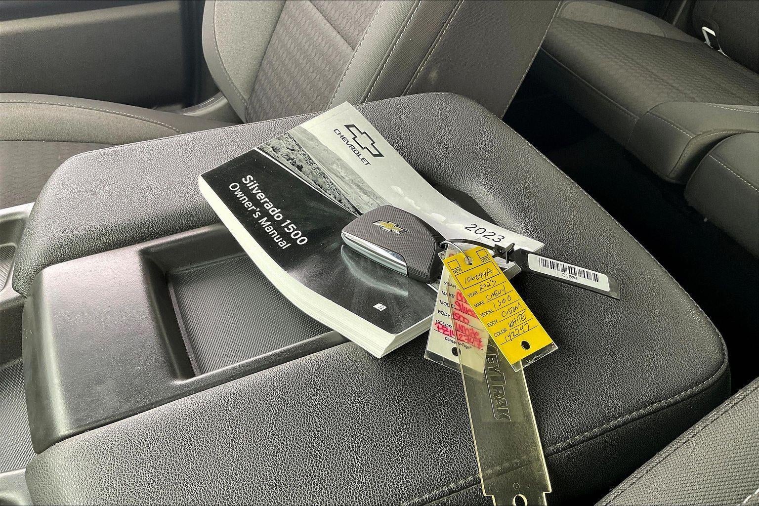 2023 Chevrolet Silverado 1500 Custom