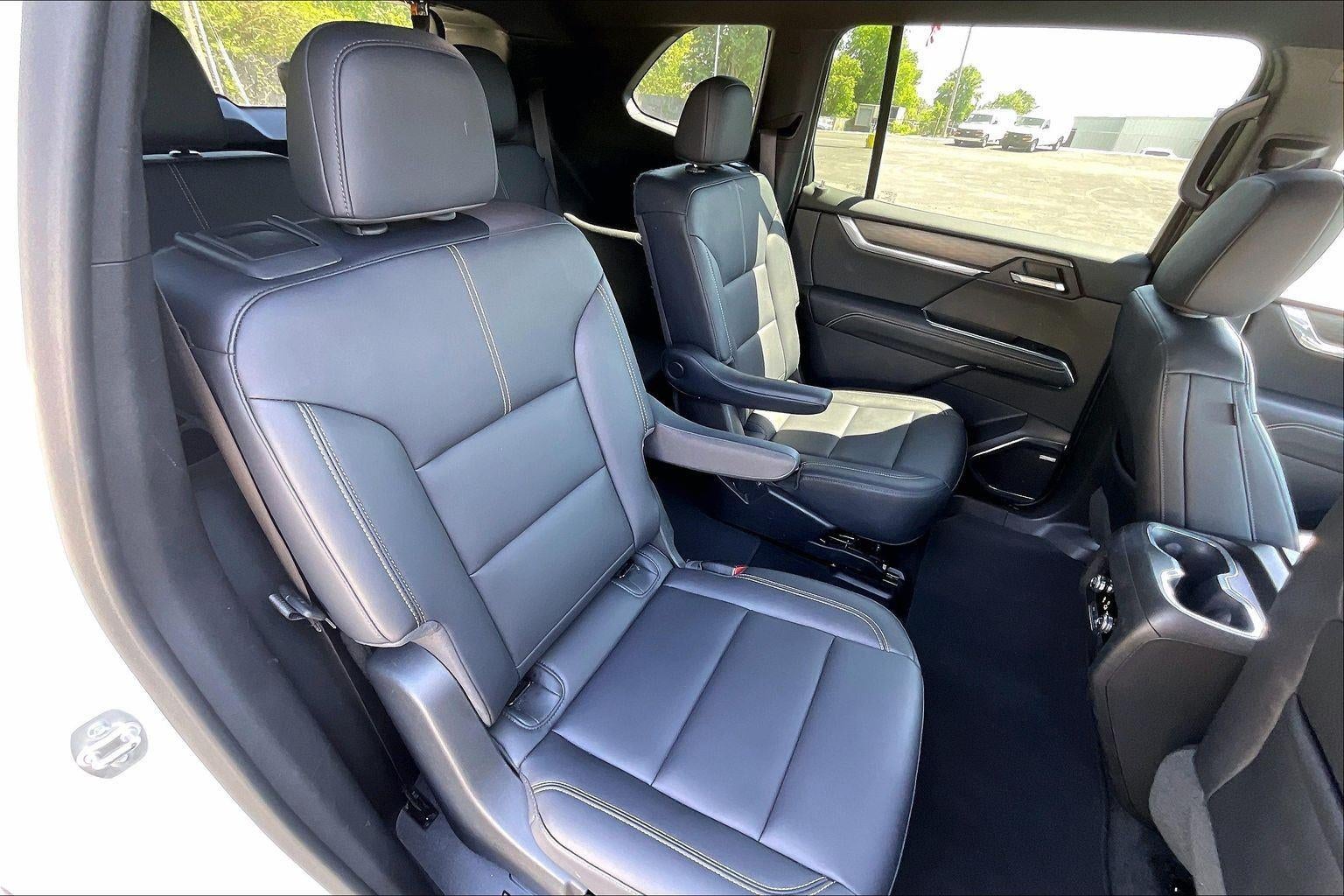2024 GMC Acadia Elevation