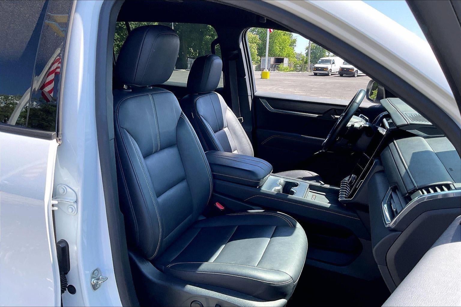 2024 GMC Acadia Elevation