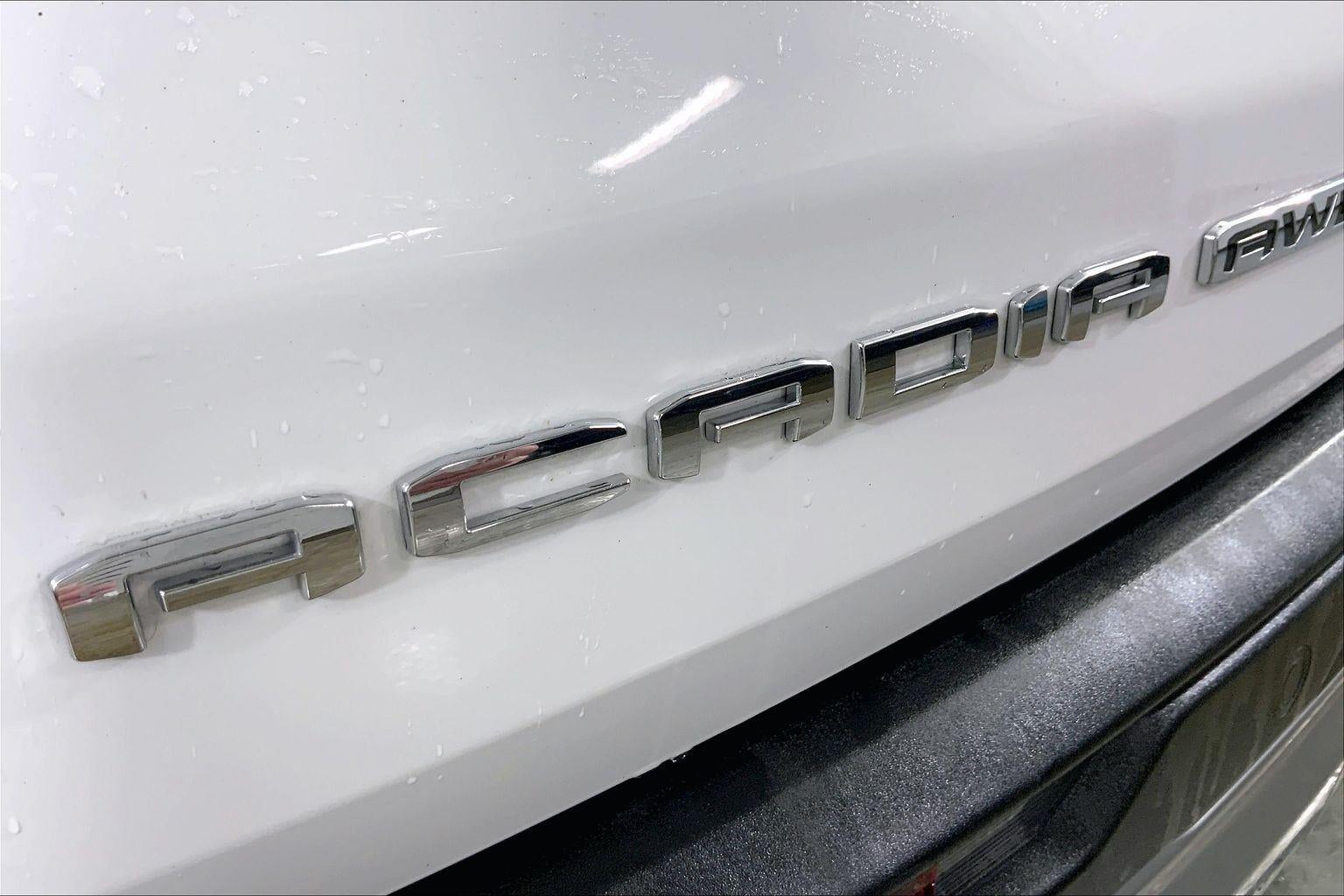 2025 GMC Acadia Elevation