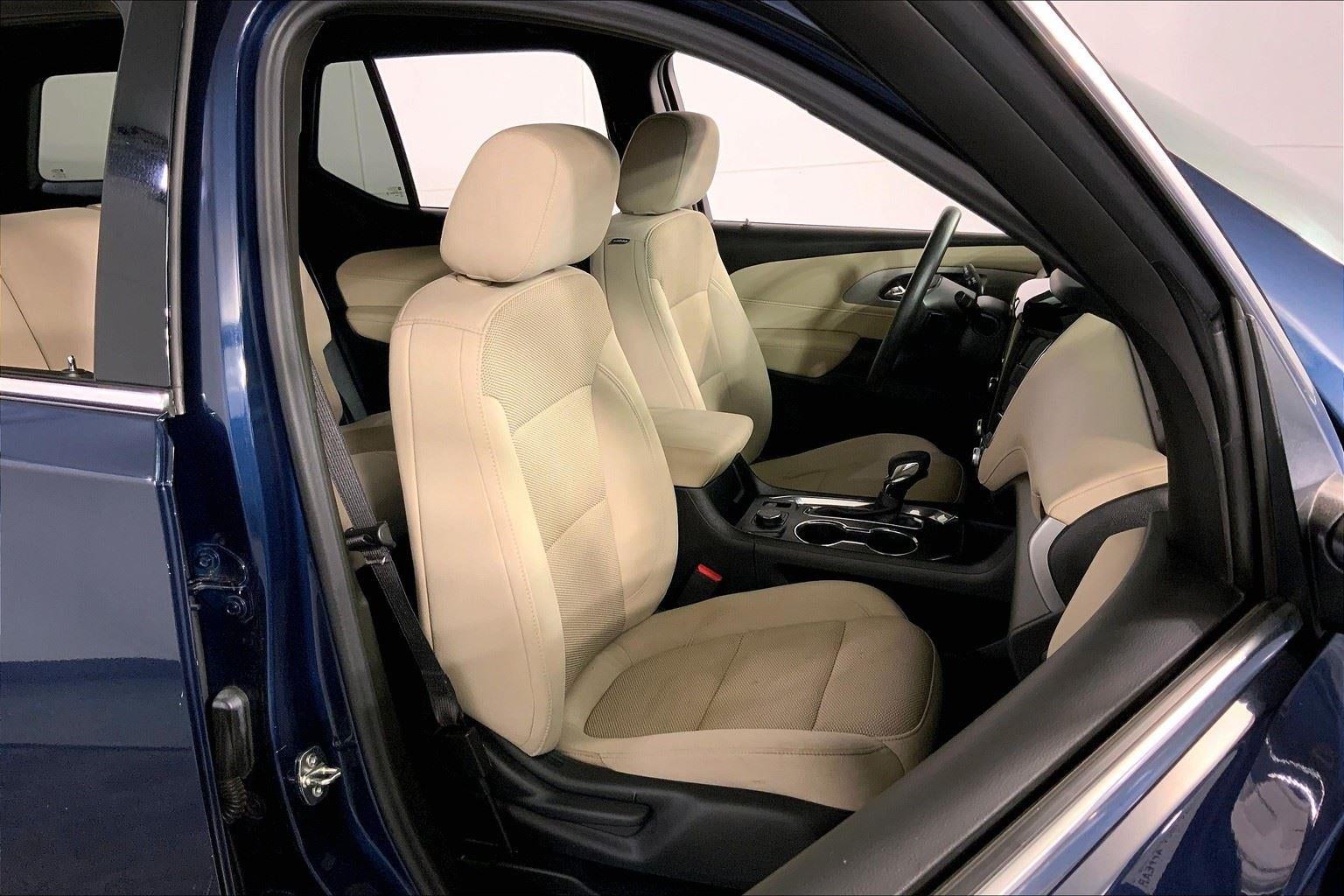 2022 Chevrolet Traverse LS