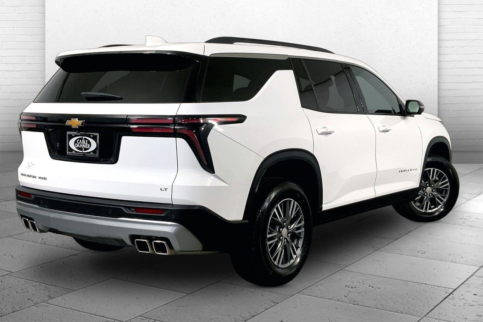 2024 Chevrolet Traverse LT