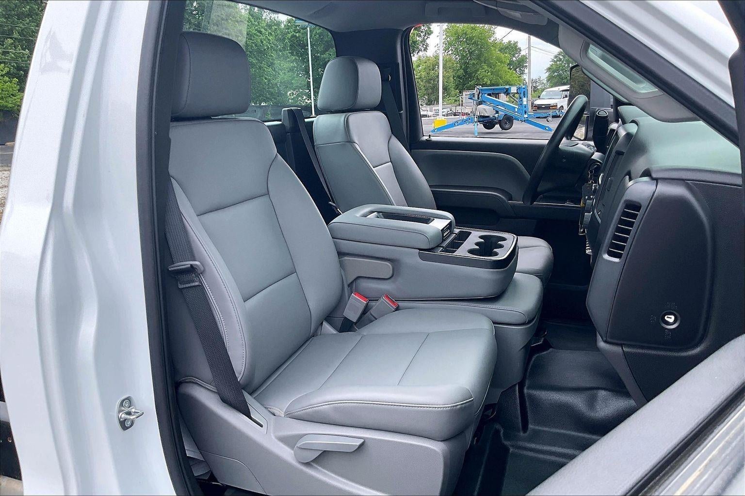 2023 Chevrolet Silverado 5500 HD Work Truck