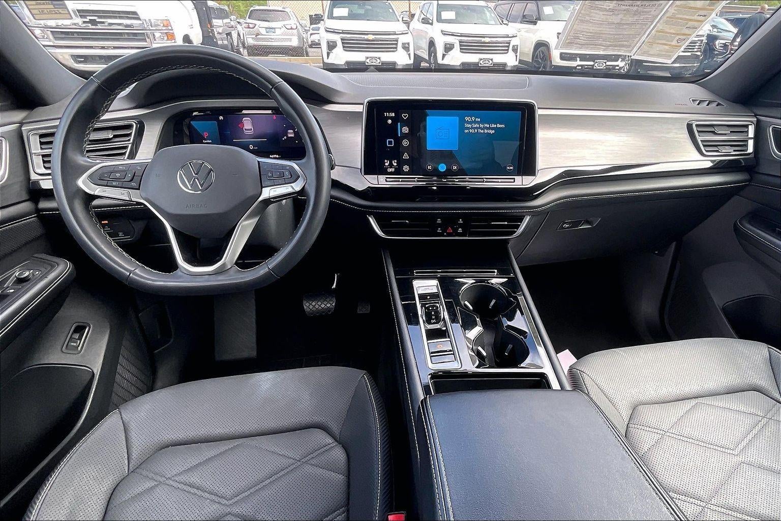 2024 Volkswagen Atlas Cross Sport 2.0T SE w/Technology