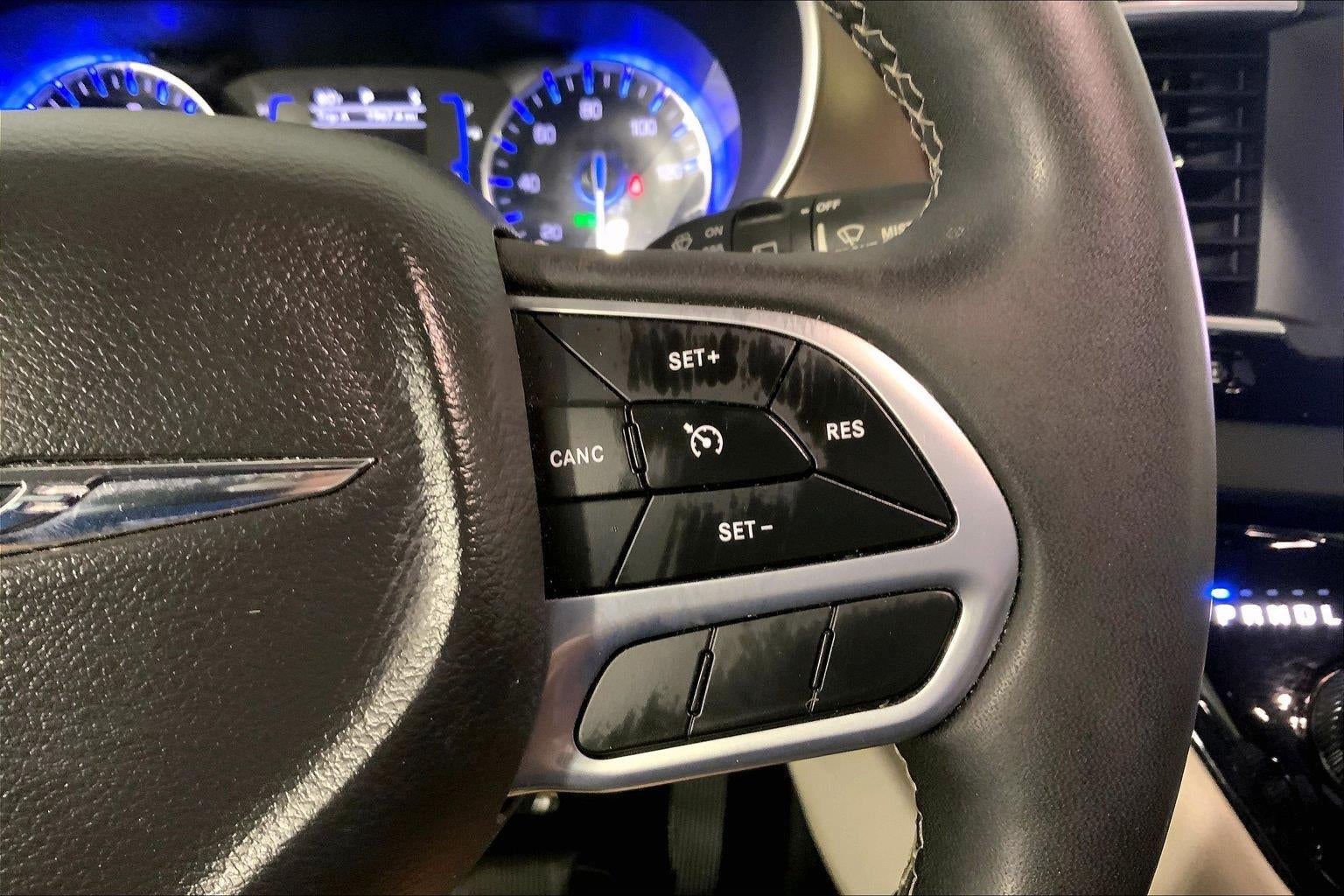 2023 Chrysler Voyager LX