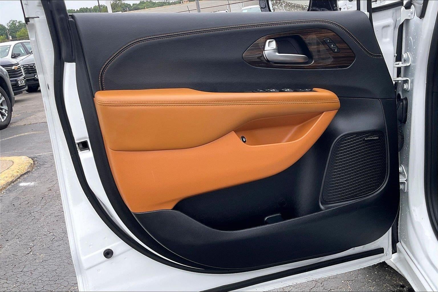 2023 Chrysler Pacifica Hybrid Pinnacle