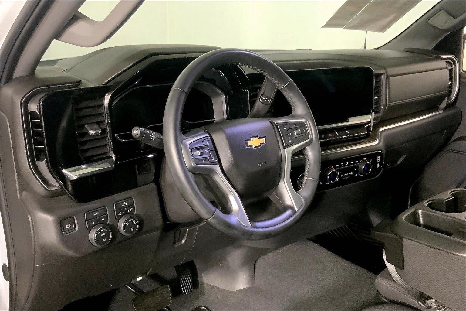 2024 Chevrolet Silverado 1500 LT (2FL)