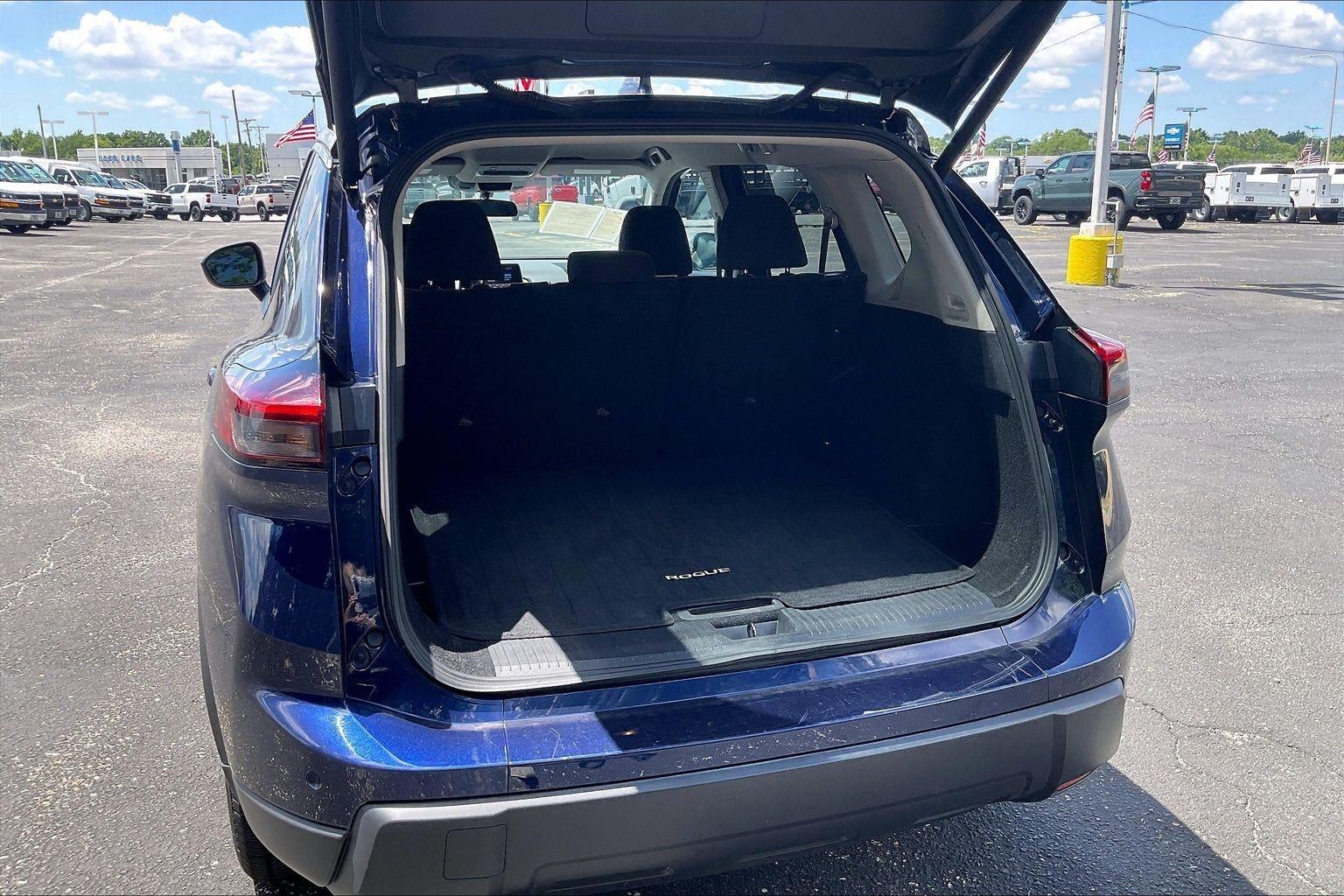 2025 Nissan Rogue SV