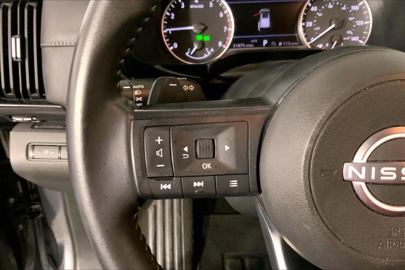 2025 Nissan Pathfinder SV