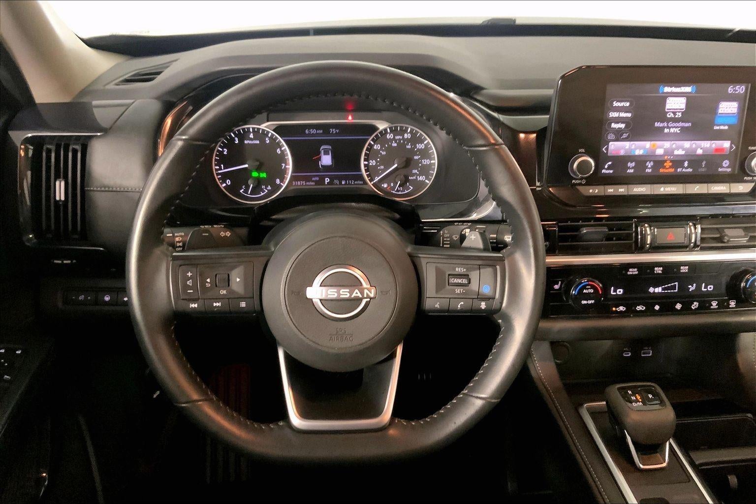2025 Nissan Pathfinder SV