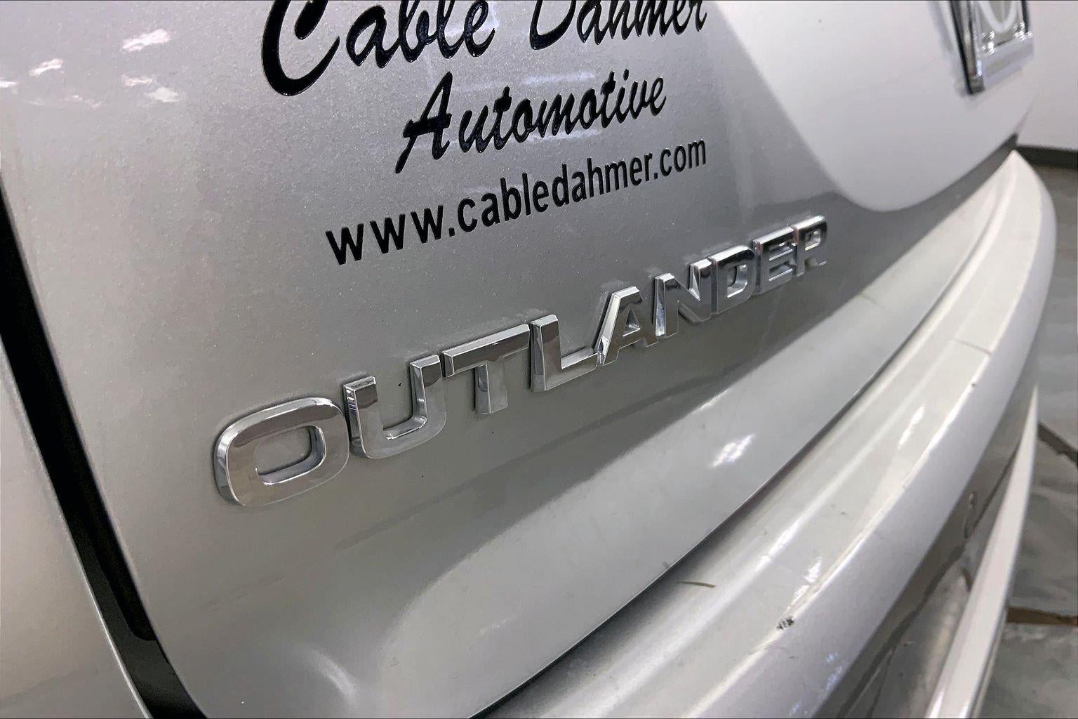2024 Mitsubishi Outlander SE