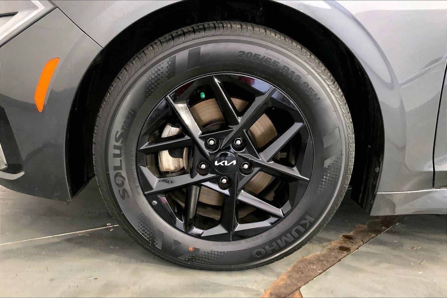 2025 Kia K5 LXS