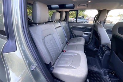 2020 Land Rover Defender SE