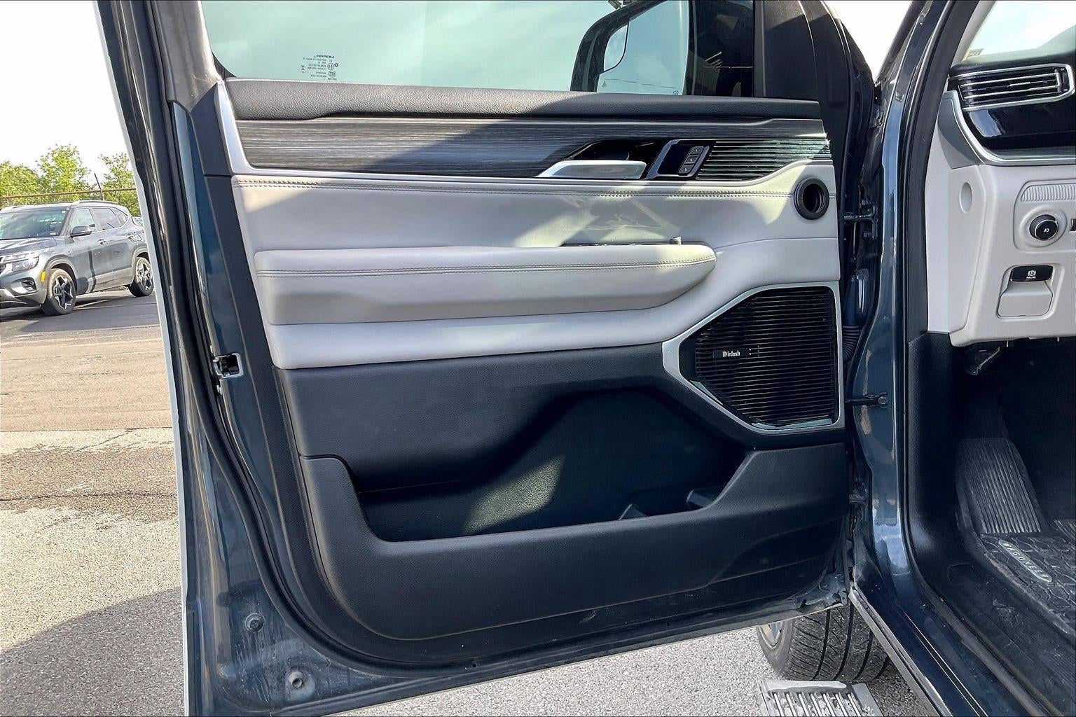 2023 Jeep Wagoneer L Series III