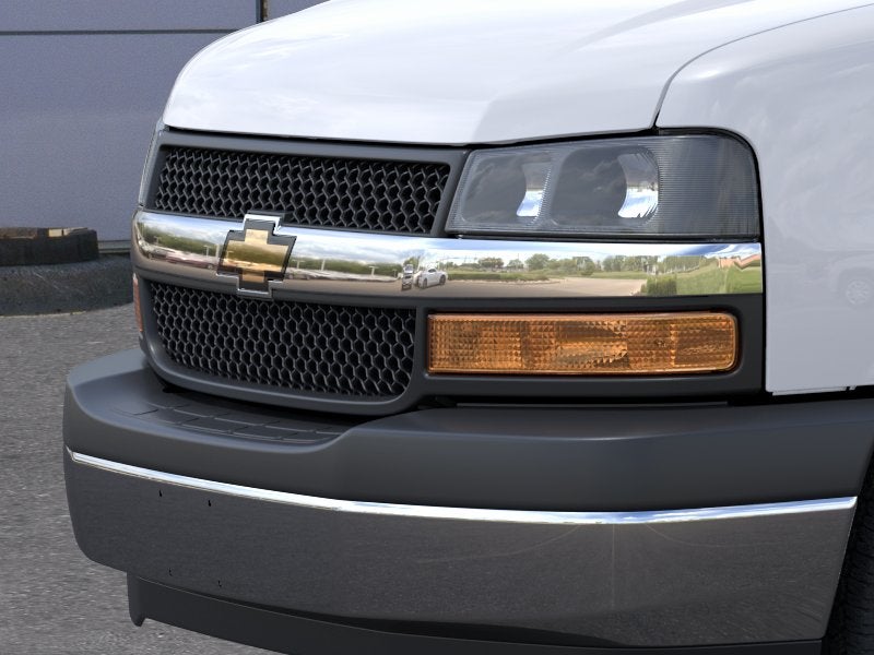 2026 Chevrolet Express Passenger 1LT