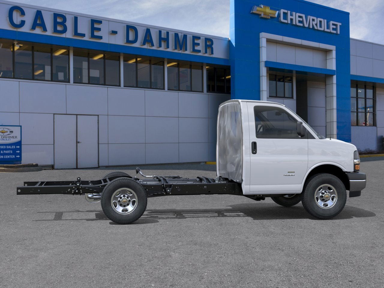 2025 Chevrolet Express Cutaway 3500 1WT