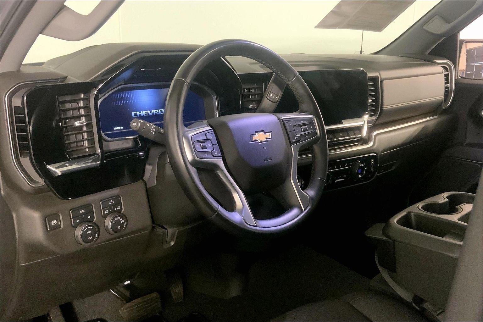 2024 Chevrolet Silverado 1500 LT (2FL)