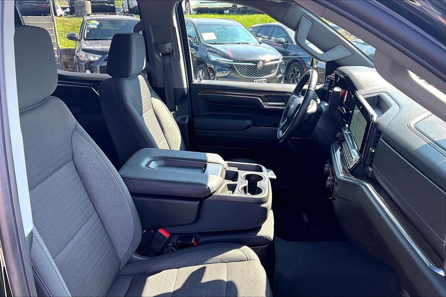 2024 Chevrolet Silverado 1500 LT (2FL)