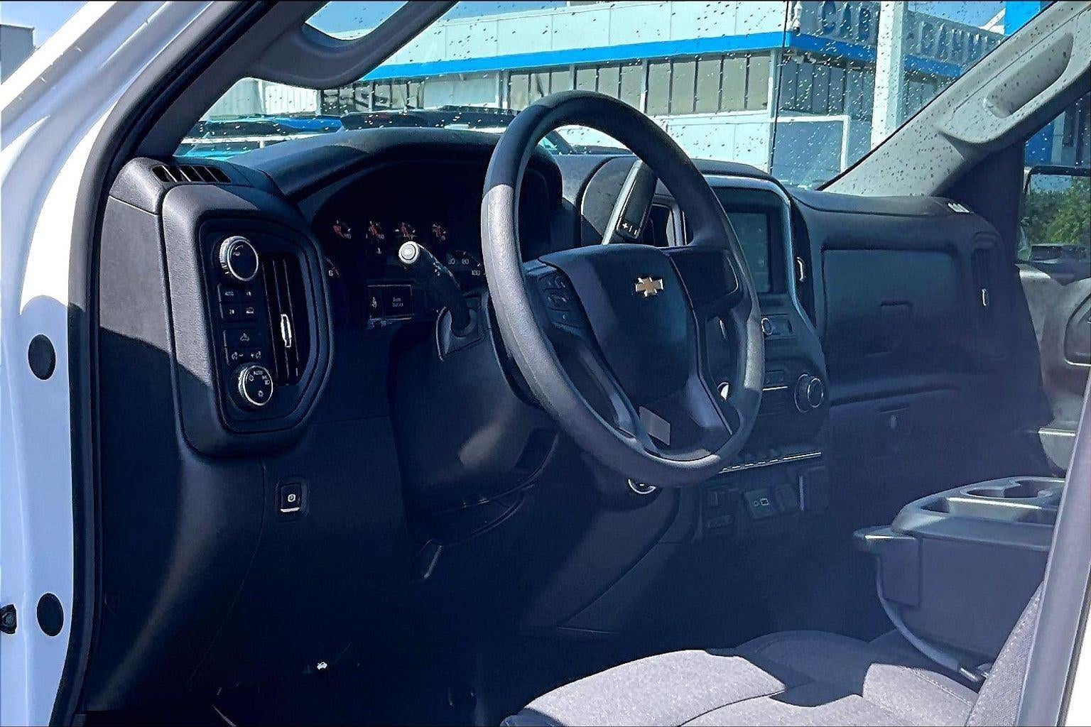 2025 Chevrolet Silverado 1500 Custom