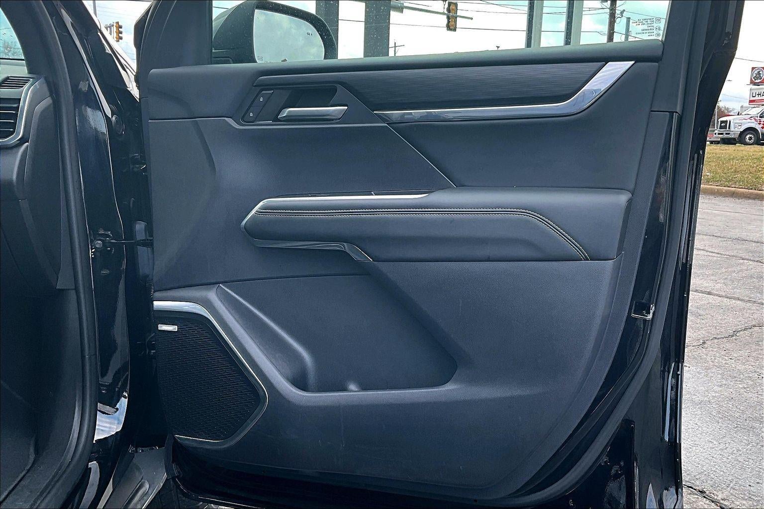 2024 GMC Acadia Elevation