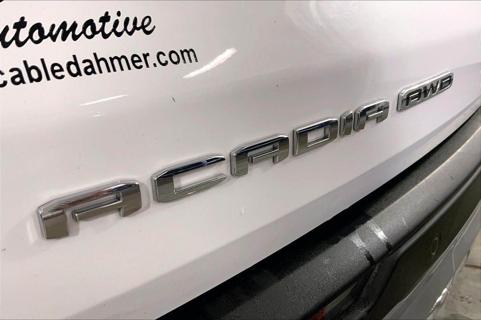 2025 GMC Acadia Elevation