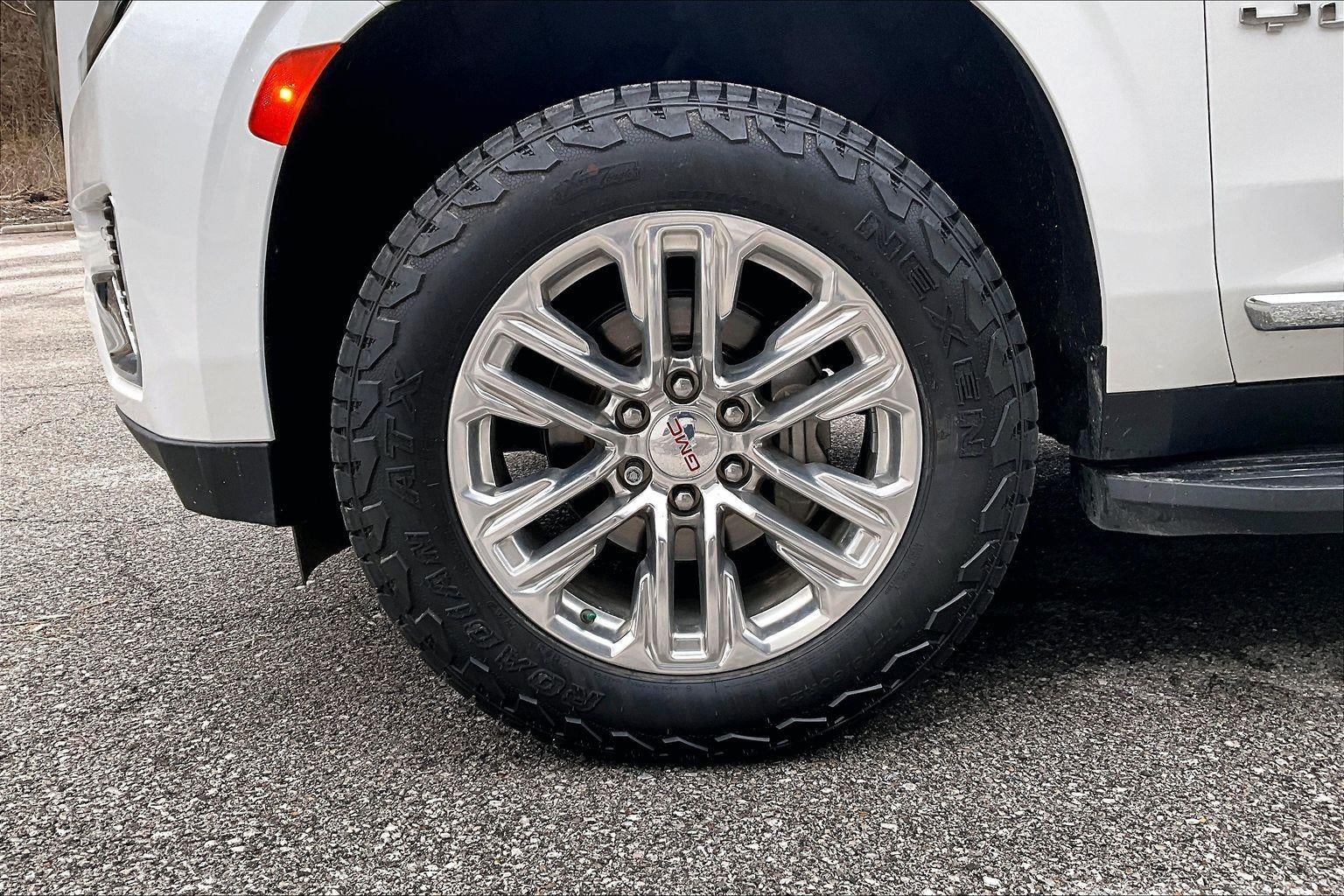 2022 GMC Yukon XL SLT