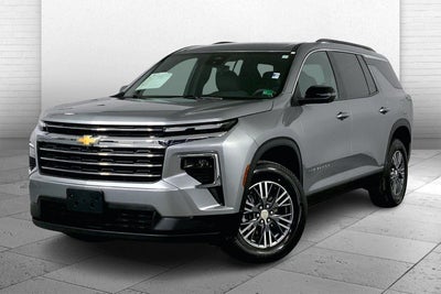2024 Chevrolet Traverse LT