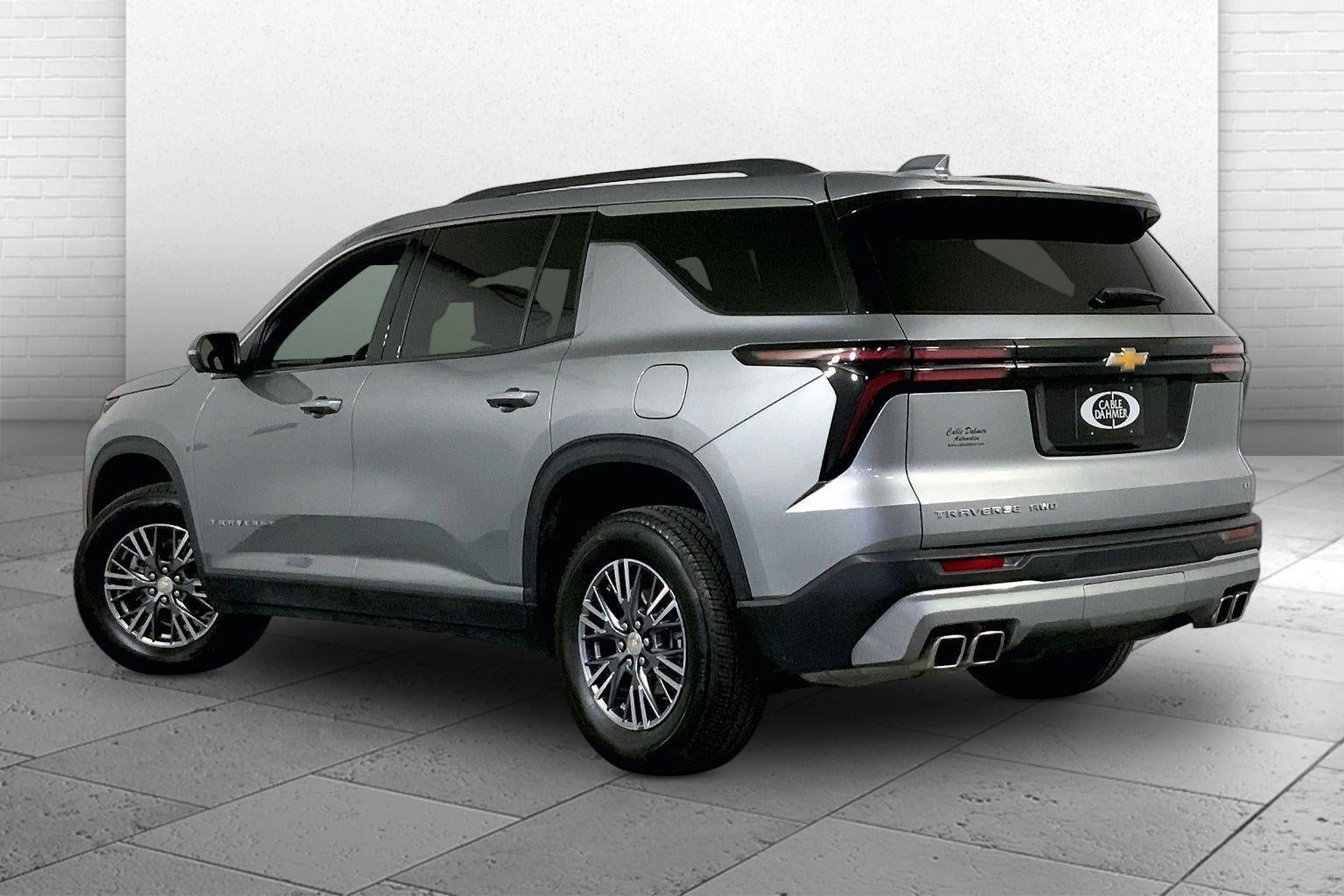 2024 Chevrolet Traverse LT