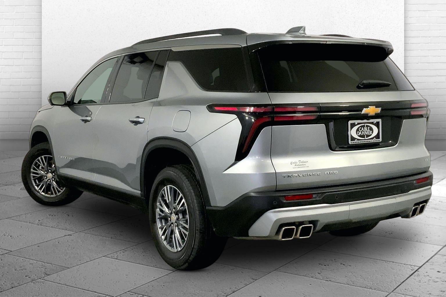 2024 Chevrolet Traverse LT