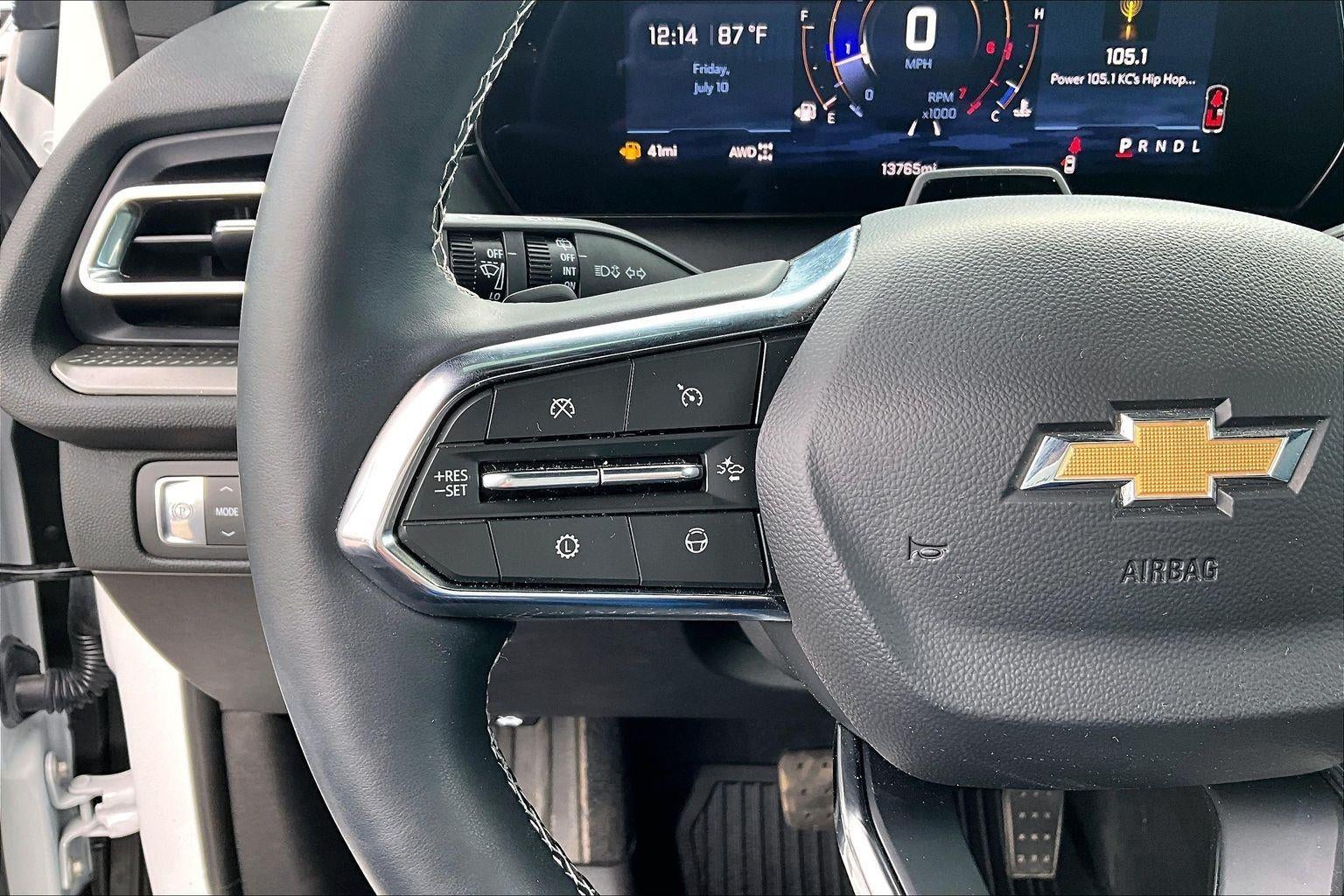 2025 Chevrolet Traverse LT