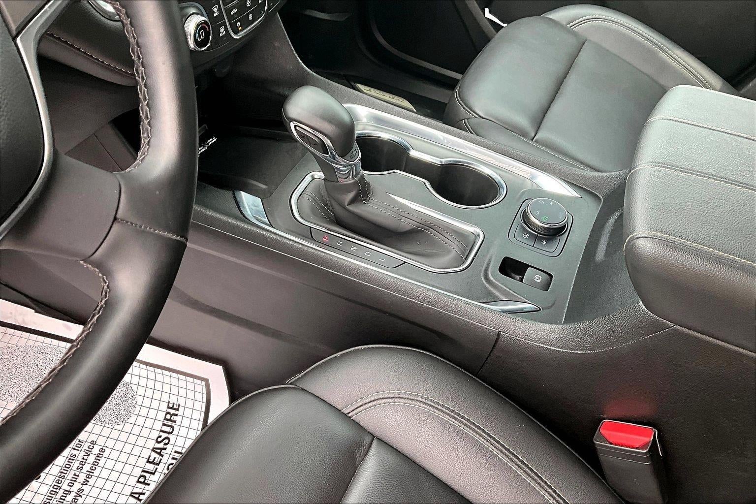 2023 Chevrolet Traverse LT Leather