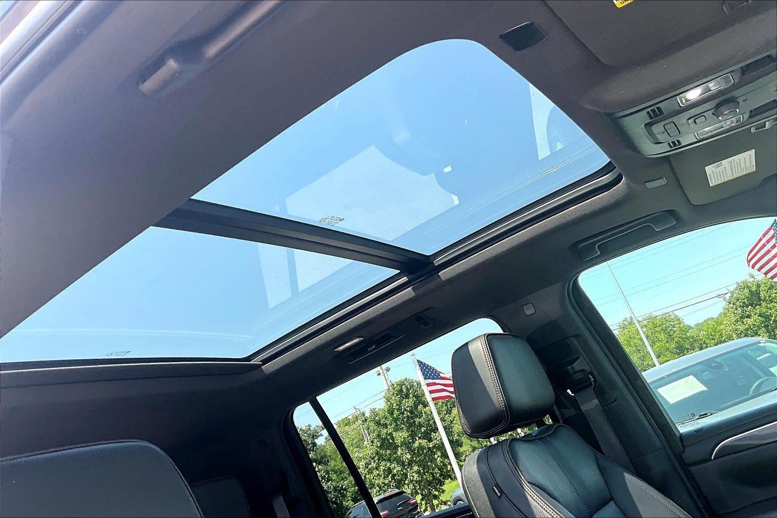 2023 Chevrolet Suburban RST