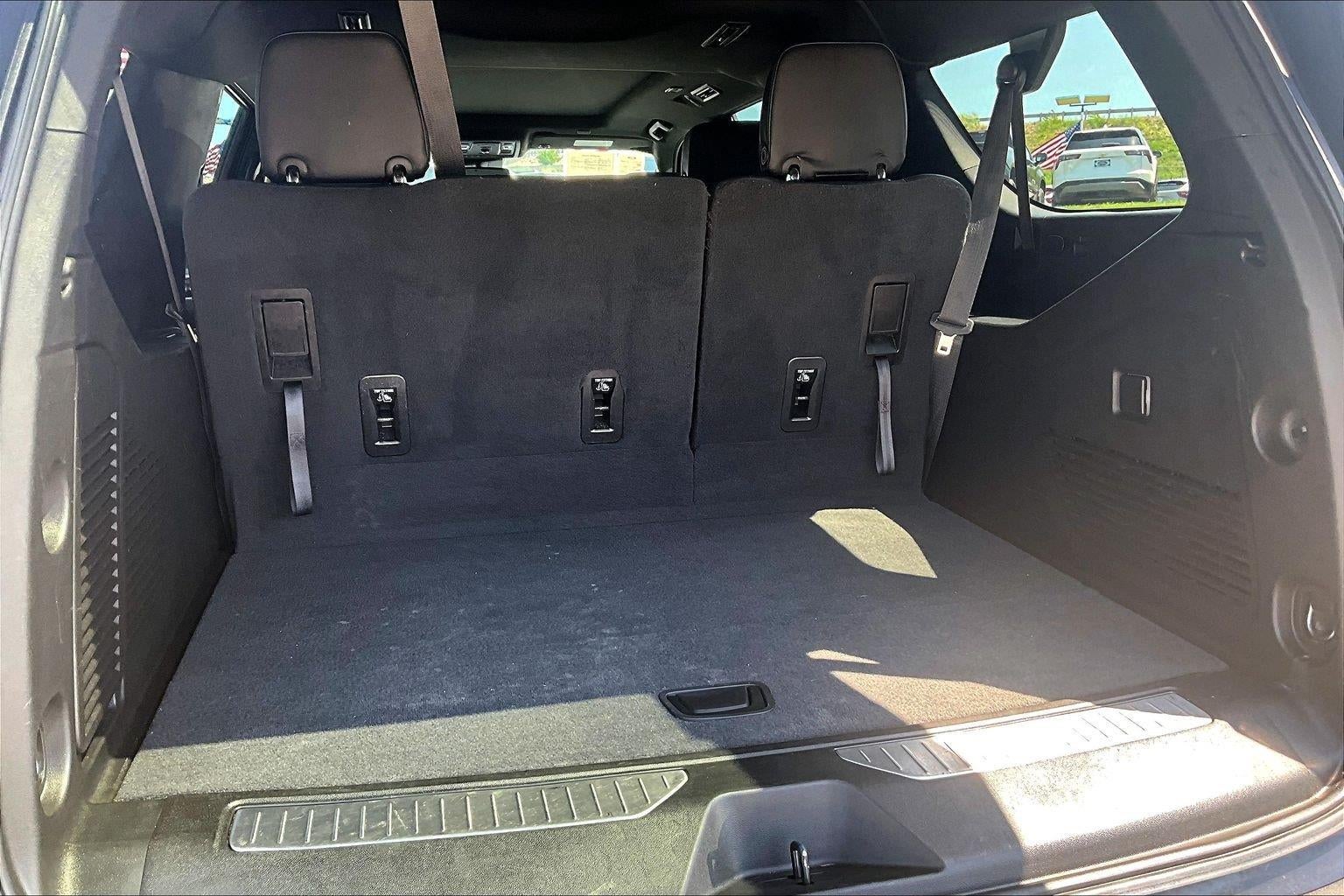 2023 Chevrolet Suburban RST