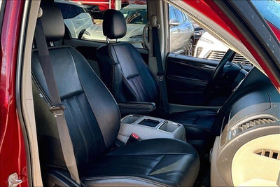 2016 Chrysler Town & Country Touring