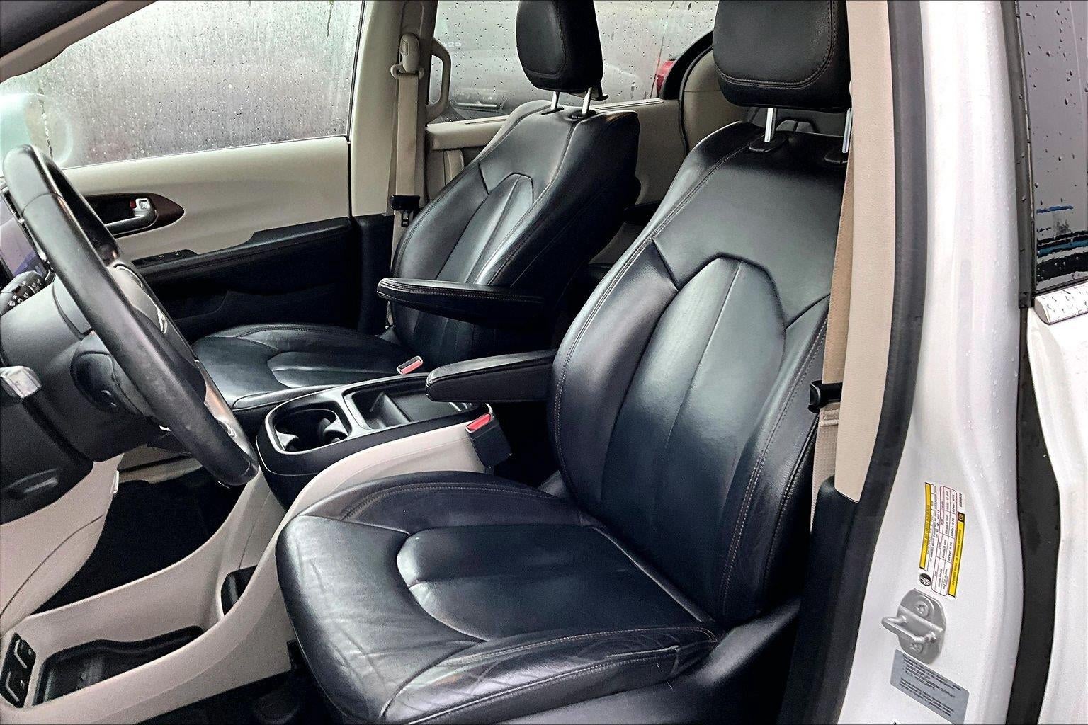 2017 Chrysler Pacifica Touring-L