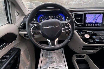 2017 Chrysler Pacifica Touring-L