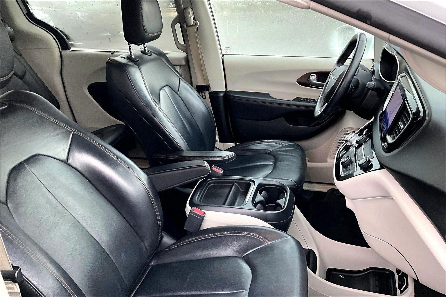 2017 Chrysler Pacifica Touring-L